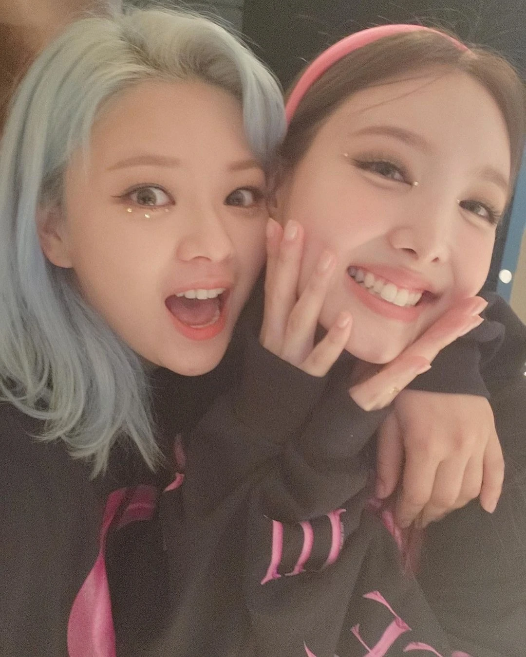 Naeyeon & Jeongyeon