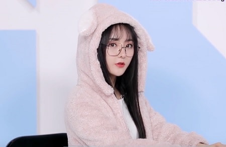 Mo Han (莫寒)