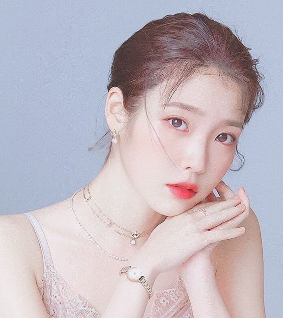 IU