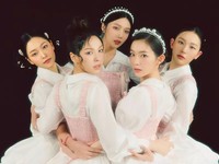 RED VELVET