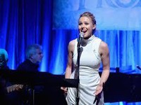 Do You Want To Build A Snowman? (Kristen Bell)