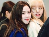 Jisoo & Lisa