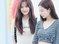 Jennie & Jisoo
