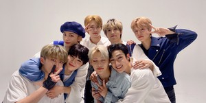 STRAY KIDS