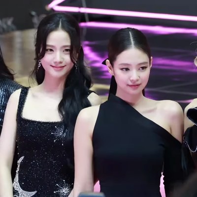 JenLisa (Blackpink)