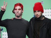 Twenty one pilots