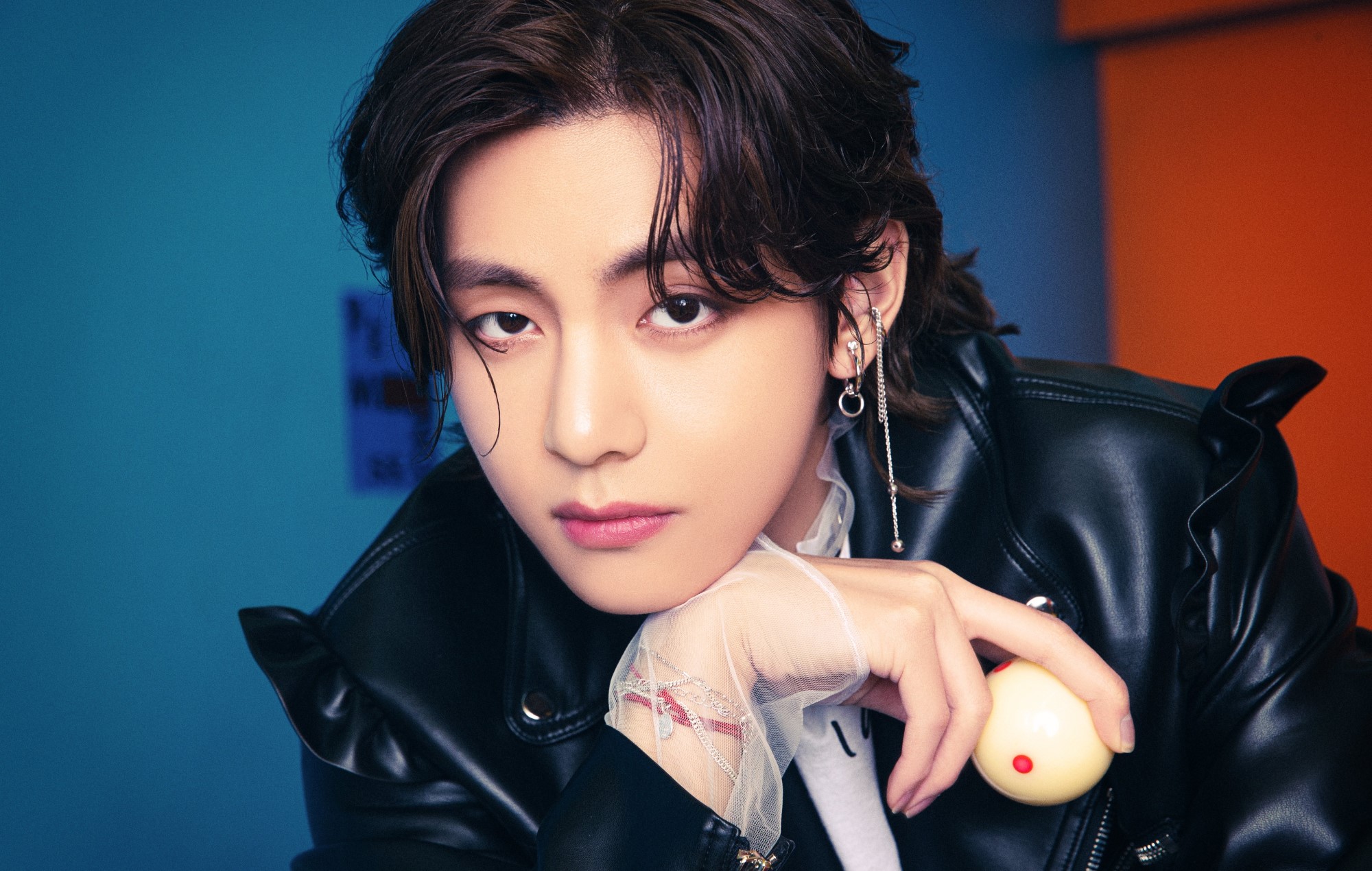 V